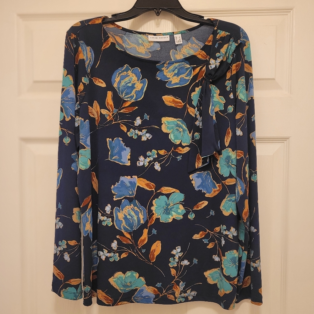 Susan Graver Liquid Knit Blue Floral Top. Size Large